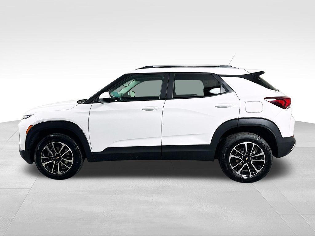 used 2025 Chevrolet TrailBlazer car, priced at $22,995