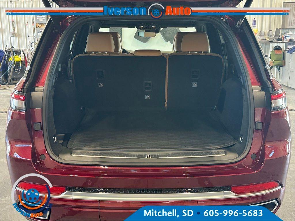 new 2025 Jeep Grand Cherokee car, priced at $57,874
