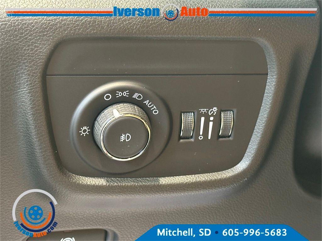 new 2025 Jeep Grand Cherokee car, priced at $57,874