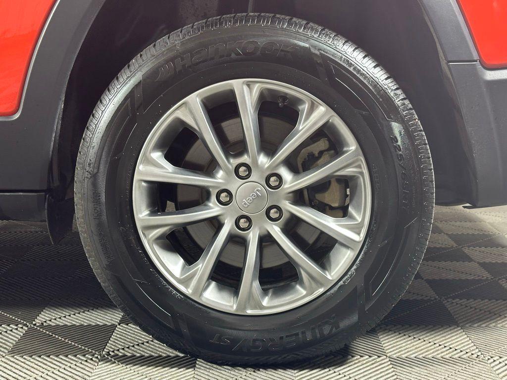 used 2021 Jeep Cherokee car, priced at $21,995