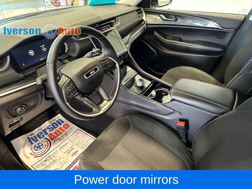 used 2022 Jeep Grand Cherokee car, priced at $27,995