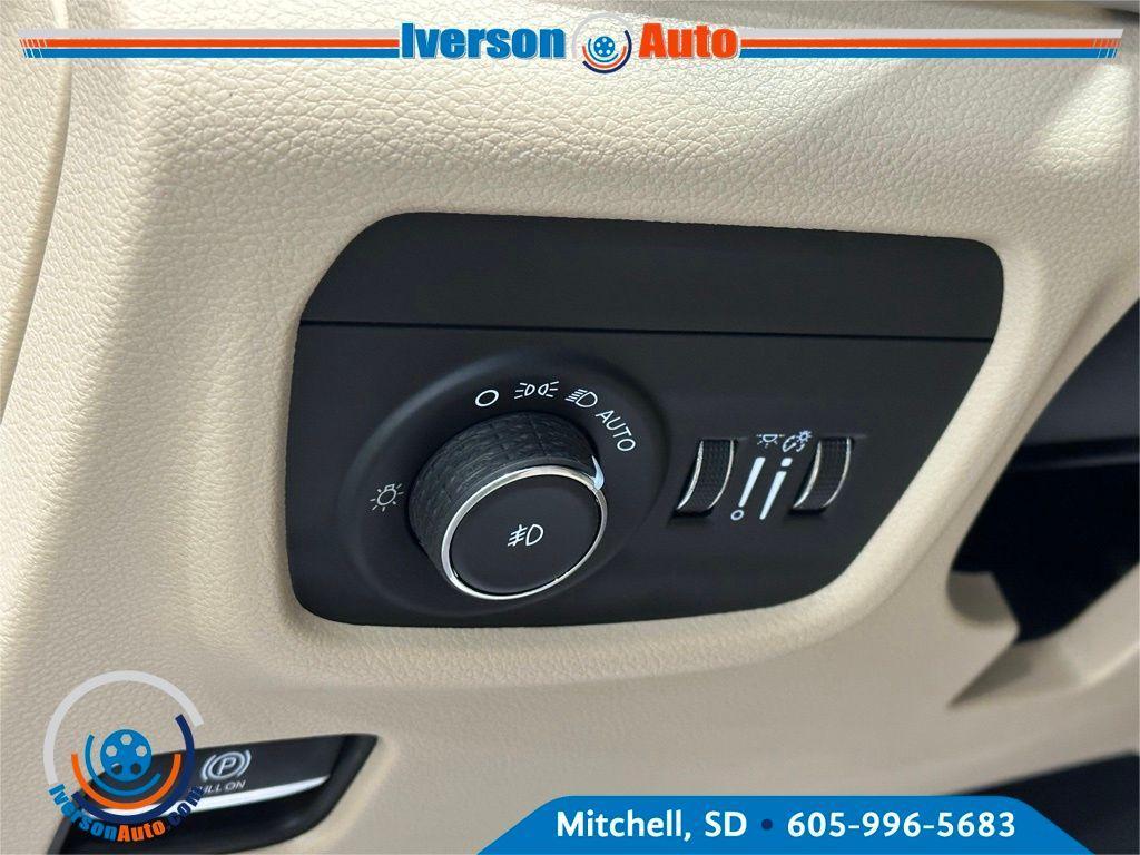 new 2025 Jeep Grand Cherokee car, priced at $41,991