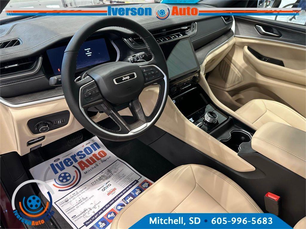 new 2025 Jeep Grand Cherokee car, priced at $41,991