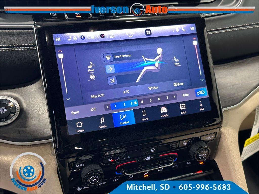 new 2025 Jeep Grand Cherokee car, priced at $41,991