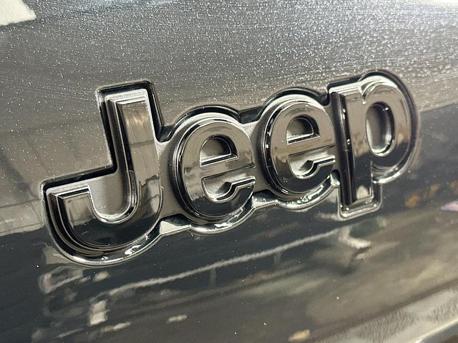 new 2024 Jeep Grand Cherokee L car, priced at $48,643