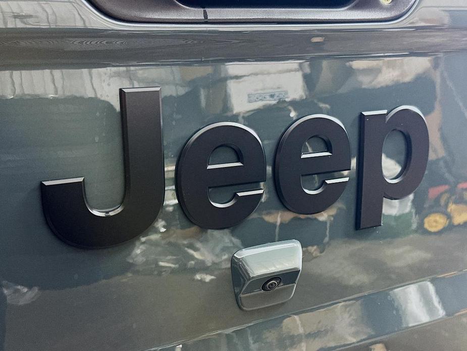 new 2024 Jeep Gladiator car, priced at $46,230