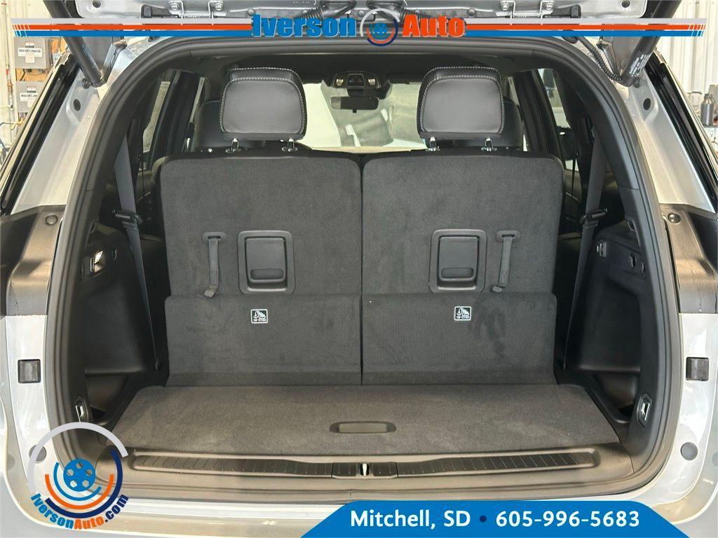 new 2025 Jeep Grand Cherokee L car, priced at $43,572