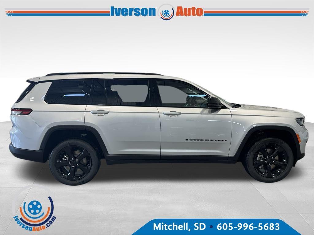 new 2025 Jeep Grand Cherokee L car, priced at $43,572