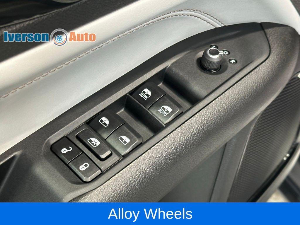 used 2025 Jeep Compass car, priced at $27,995