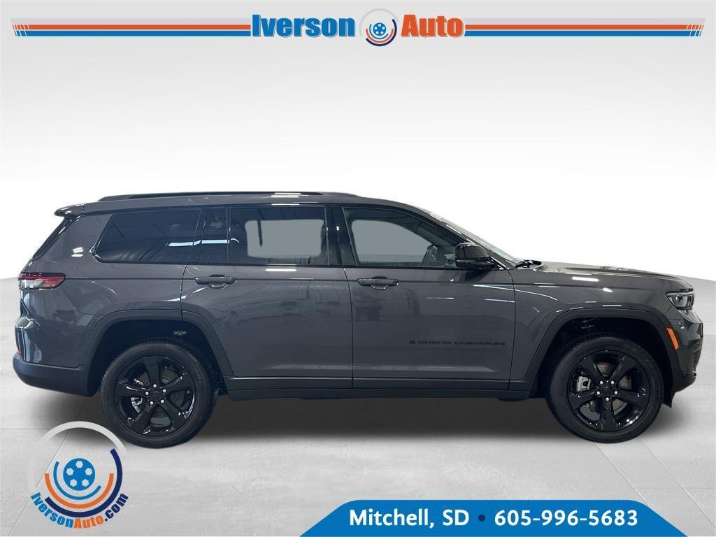 new 2025 Jeep Grand Cherokee L car, priced at $42,022