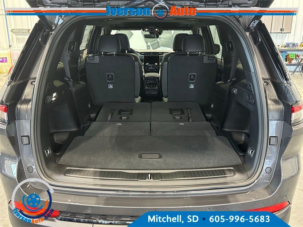 new 2025 Jeep Grand Cherokee L car, priced at $42,022