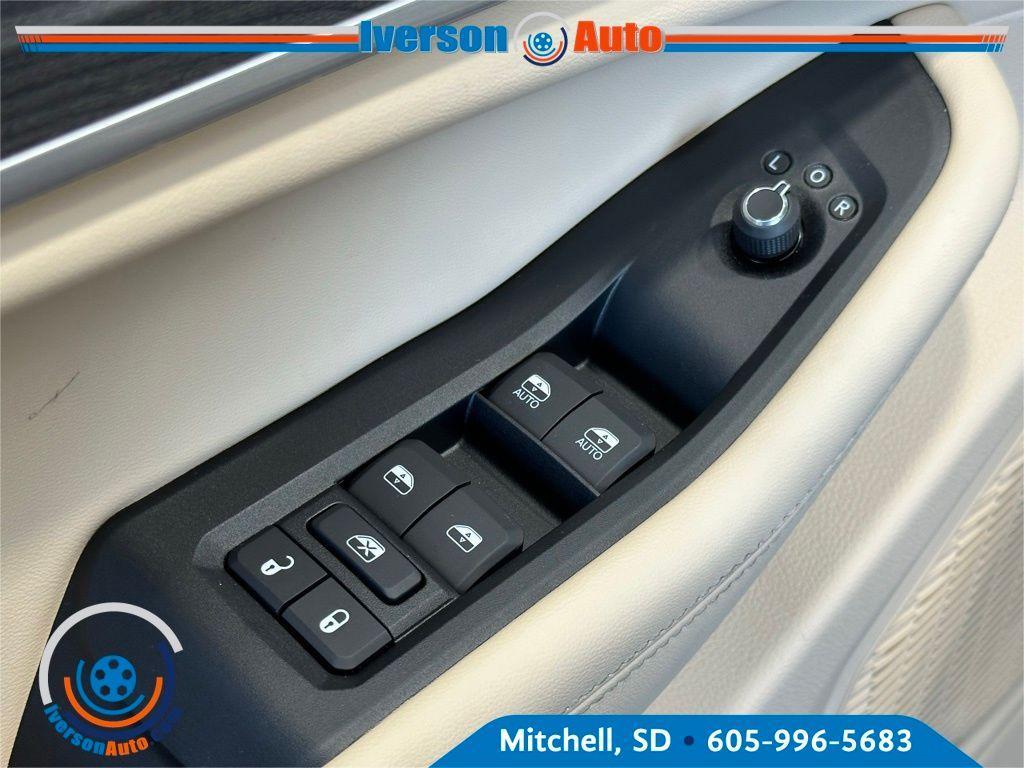 new 2025 Jeep Grand Cherokee L car, priced at $44,701
