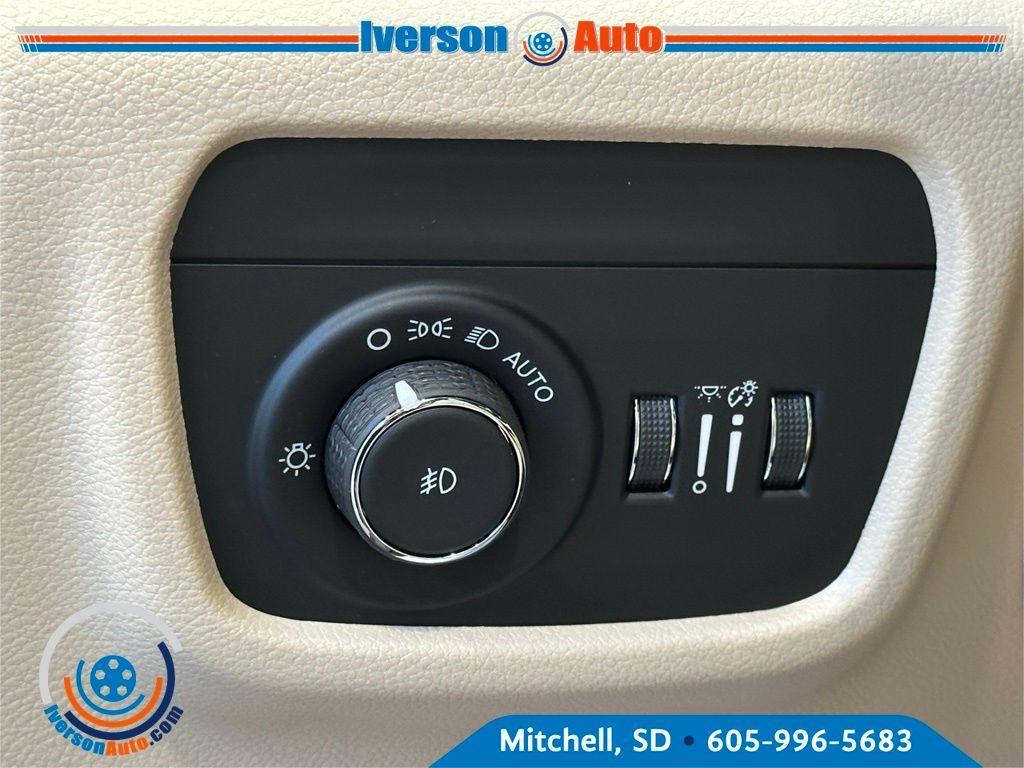 new 2025 Jeep Grand Cherokee L car, priced at $44,701