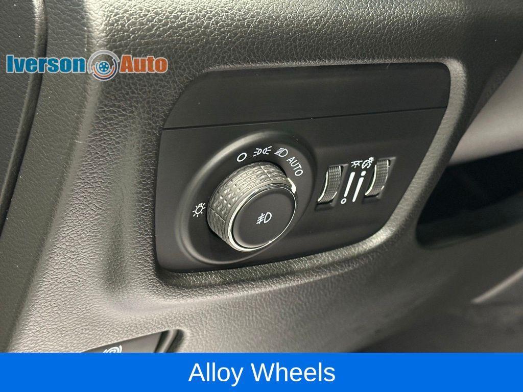 used 2023 Jeep Grand Cherokee car, priced at $37,525