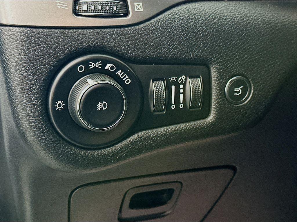 used 2019 Jeep Cherokee car, priced at $19,995