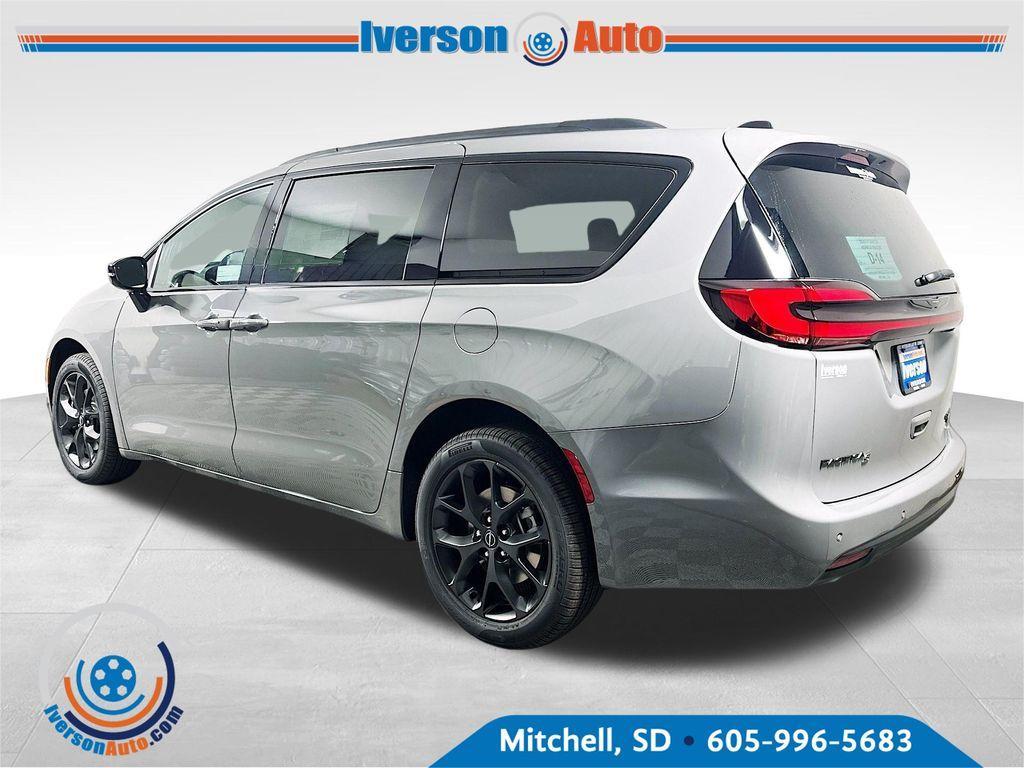 new 2025 Chrysler Pacifica car, priced at $51,239