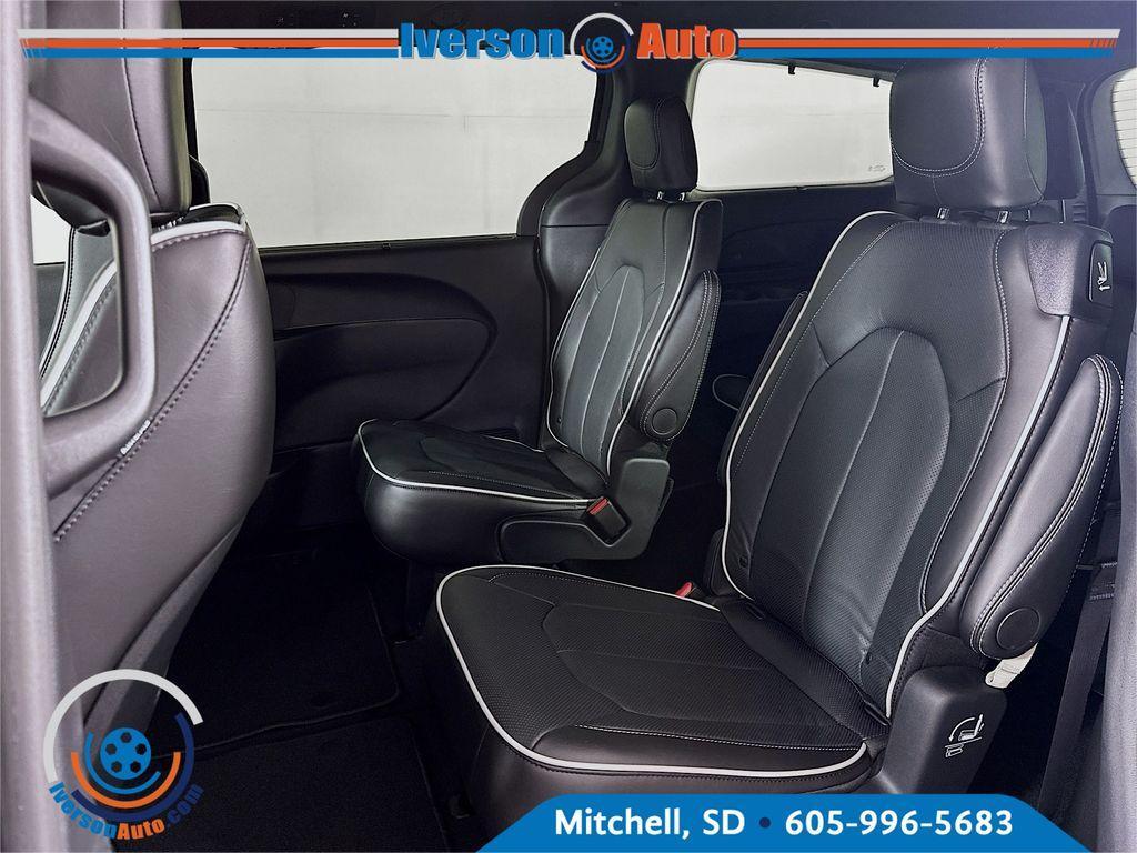 new 2025 Chrysler Pacifica car, priced at $51,239