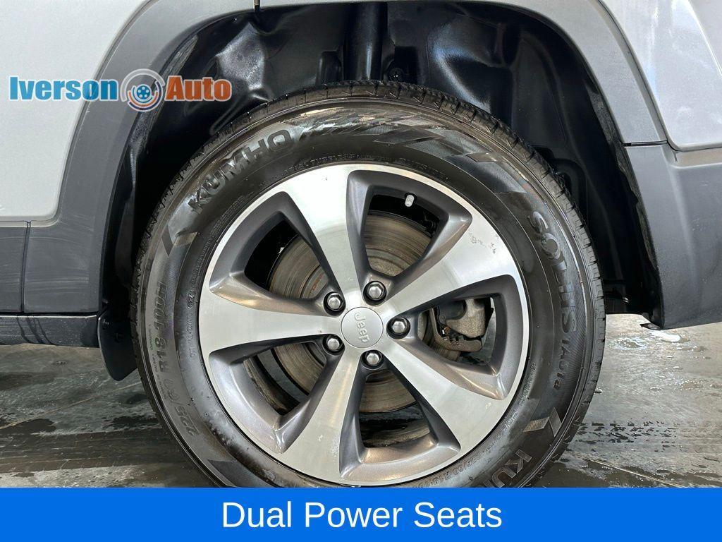 used 2020 Jeep Cherokee car, priced at $20,025