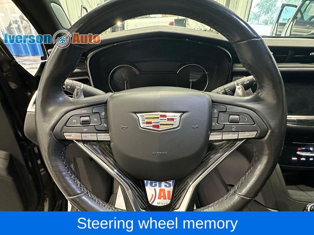 used 2020 Cadillac XT6 car, priced at $30,985