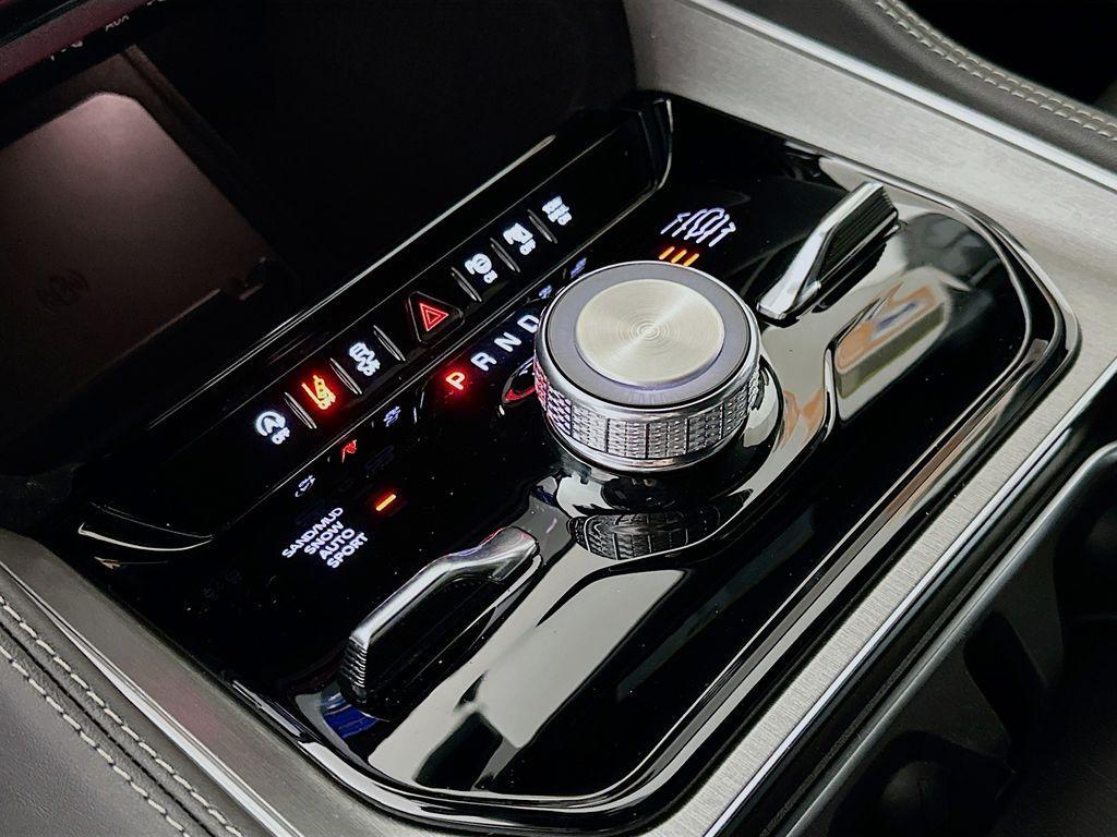 new 2025 Jeep Wagoneer L car, priced at $73,951