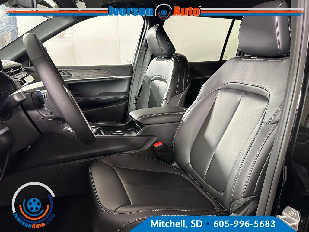 new 2025 Jeep Grand Cherokee L car, priced at $48,201