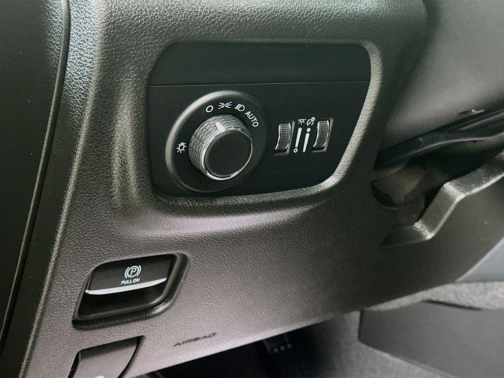 used 2024 Jeep Grand Cherokee car, priced at $38,695
