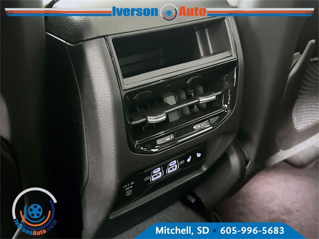 new 2025 Jeep Grand Cherokee car, priced at $56,675