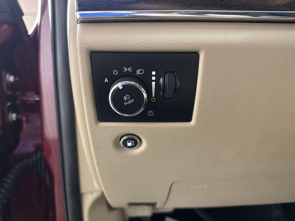 used 2018 Jeep Grand Cherokee car, priced at $19,395