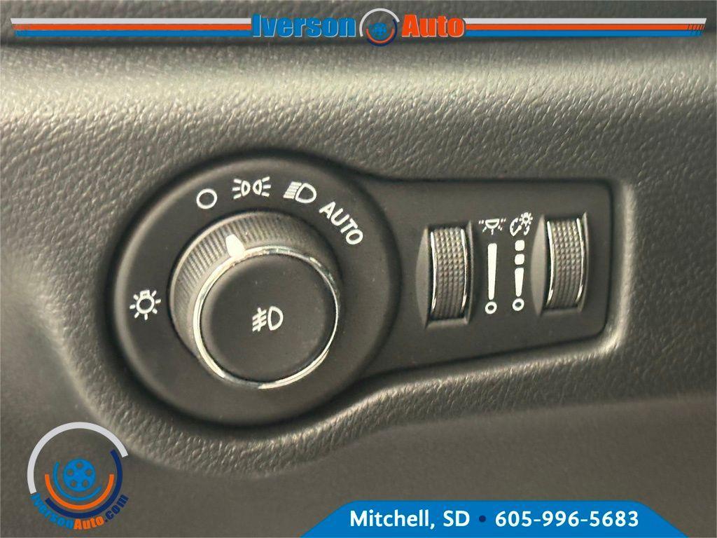 new 2026 Chrysler Pacifica car, priced at $45,449