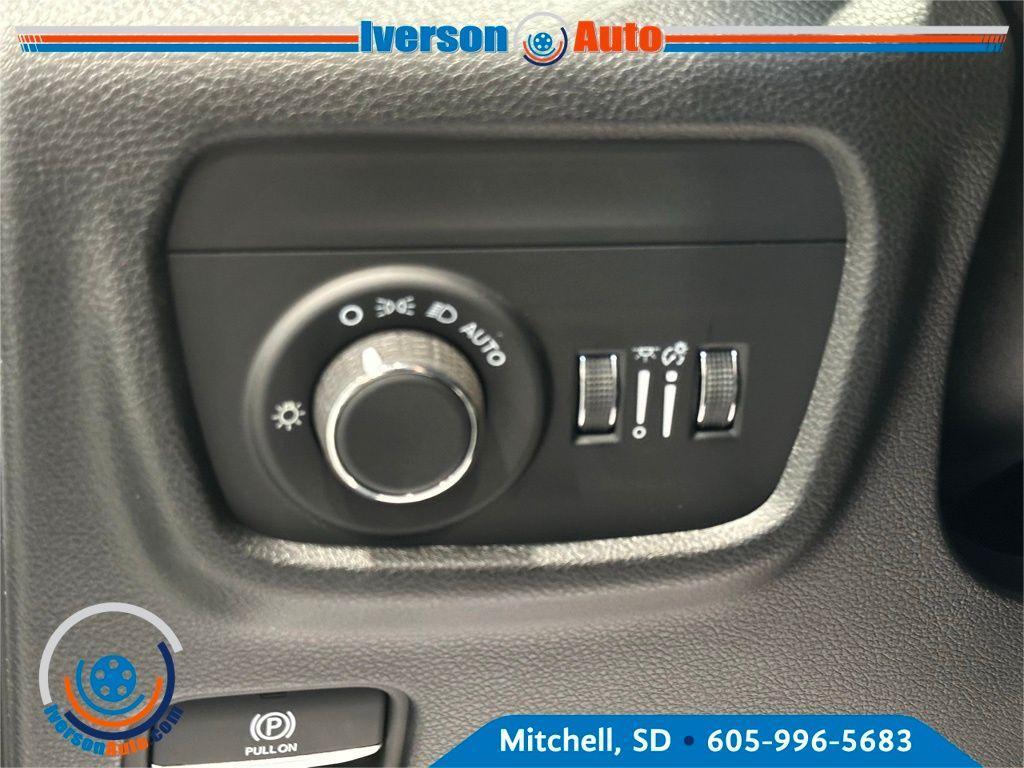 new 2025 Jeep Grand Cherokee car, priced at $36,318