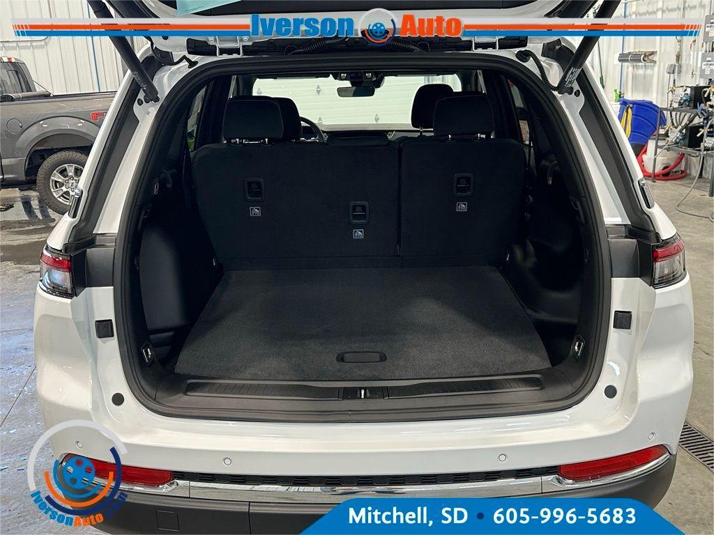 new 2025 Jeep Grand Cherokee car, priced at $36,318