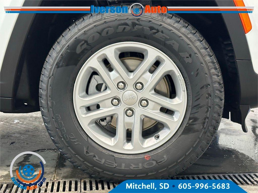 new 2025 Jeep Grand Cherokee car, priced at $36,318