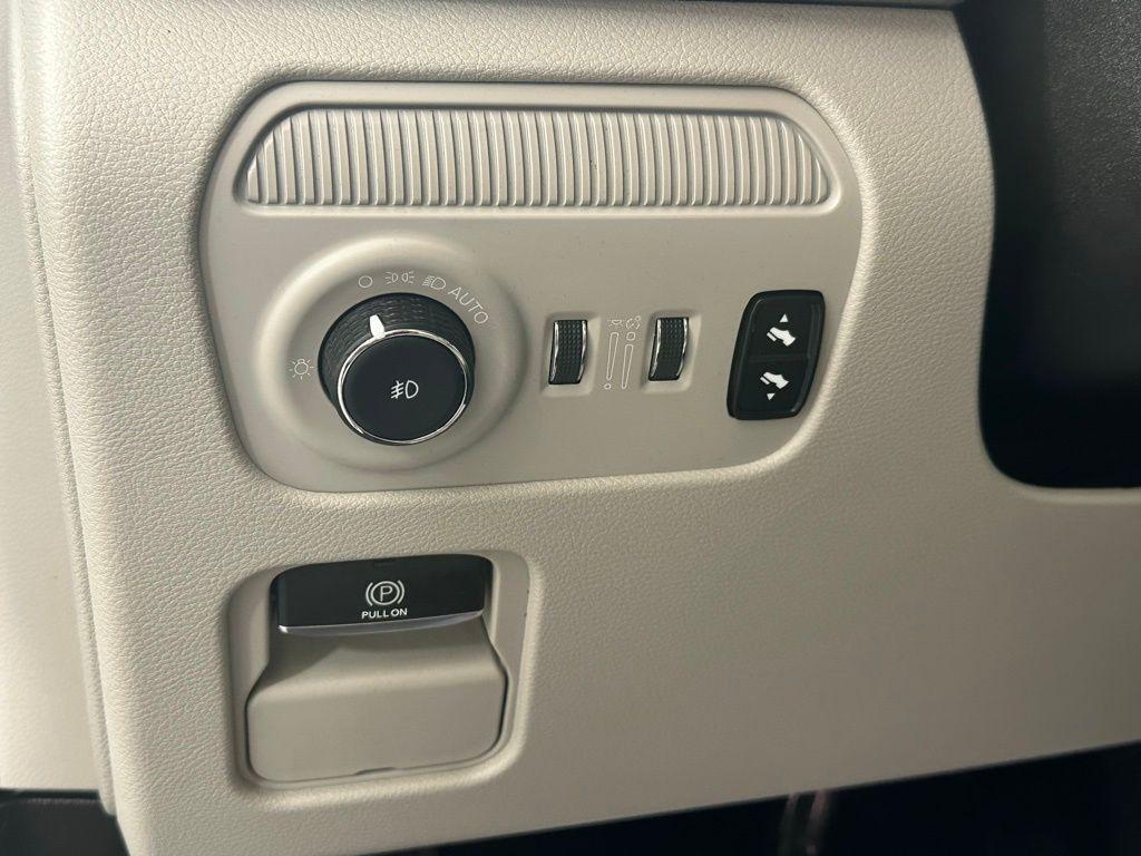 used 2022 Jeep Wagoneer car, priced at $43,995