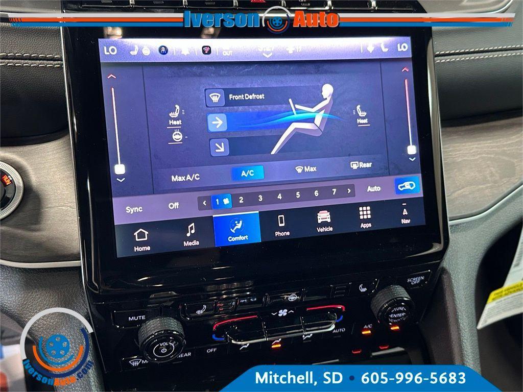 new 2025 Jeep Grand Cherokee car, priced at $43,908