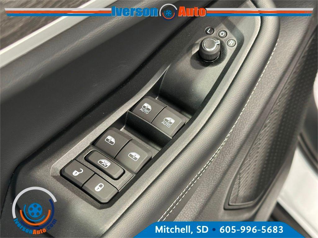 new 2025 Jeep Grand Cherokee car, priced at $43,908