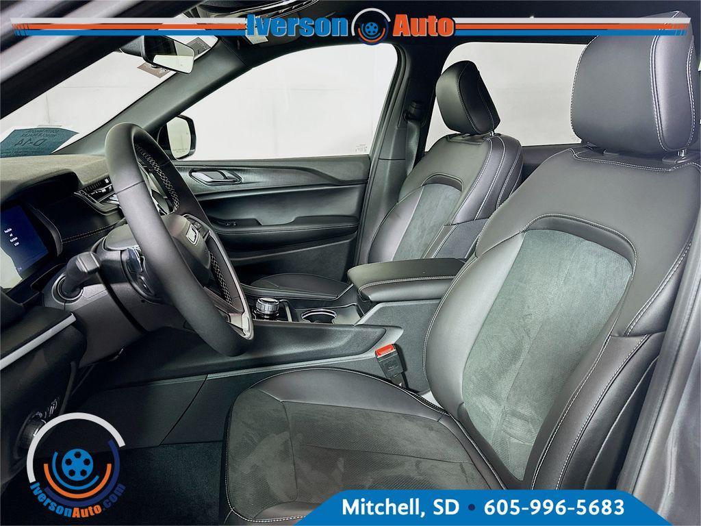 new 2025 Jeep Grand Cherokee L car, priced at $44,504