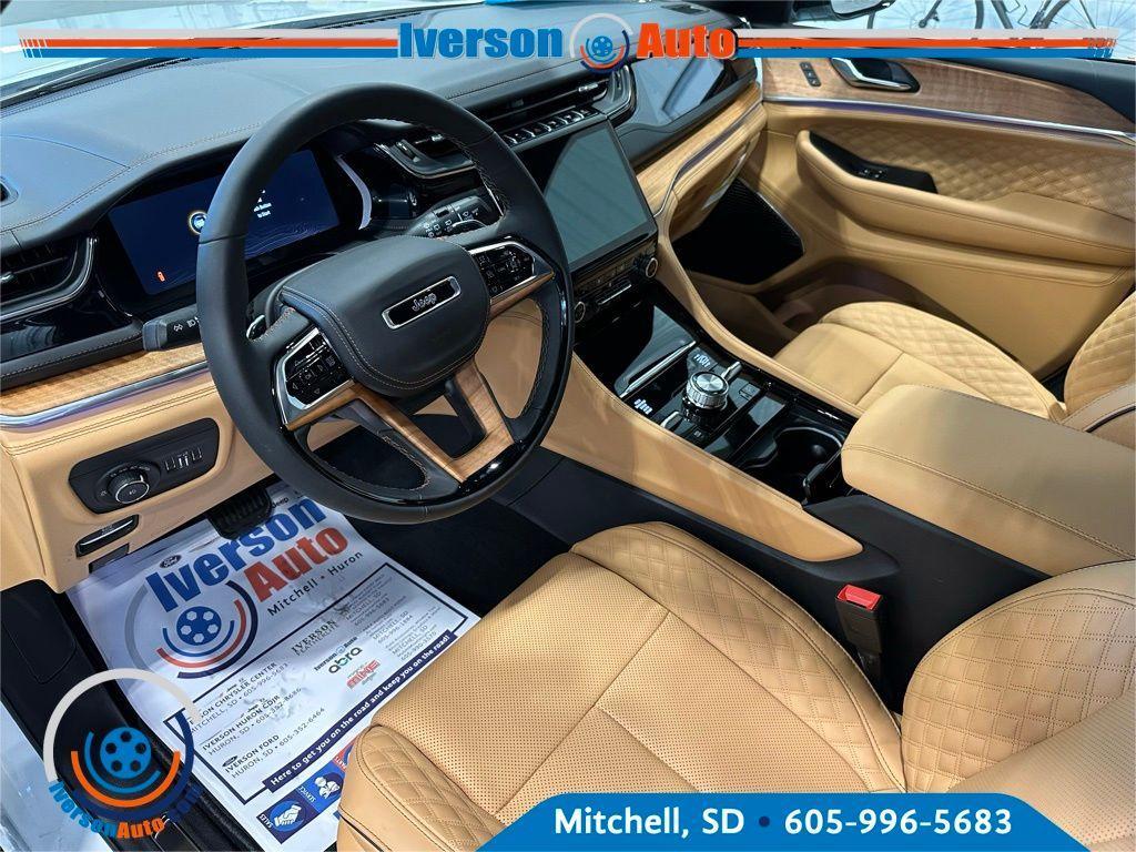 new 2025 Jeep Grand Cherokee car, priced at $60,067