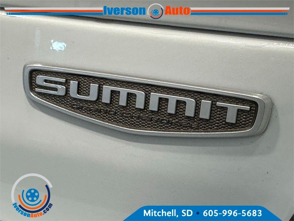 new 2025 Jeep Grand Cherokee car, priced at $60,067