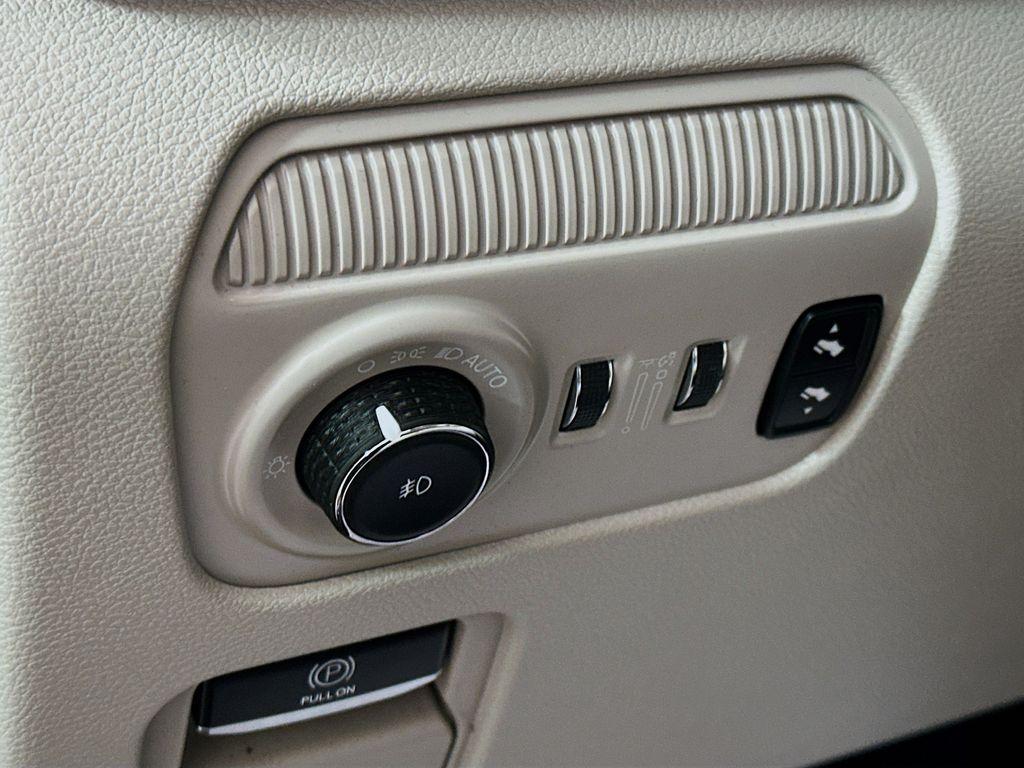 used 2024 Jeep Wagoneer L car, priced at $52,995