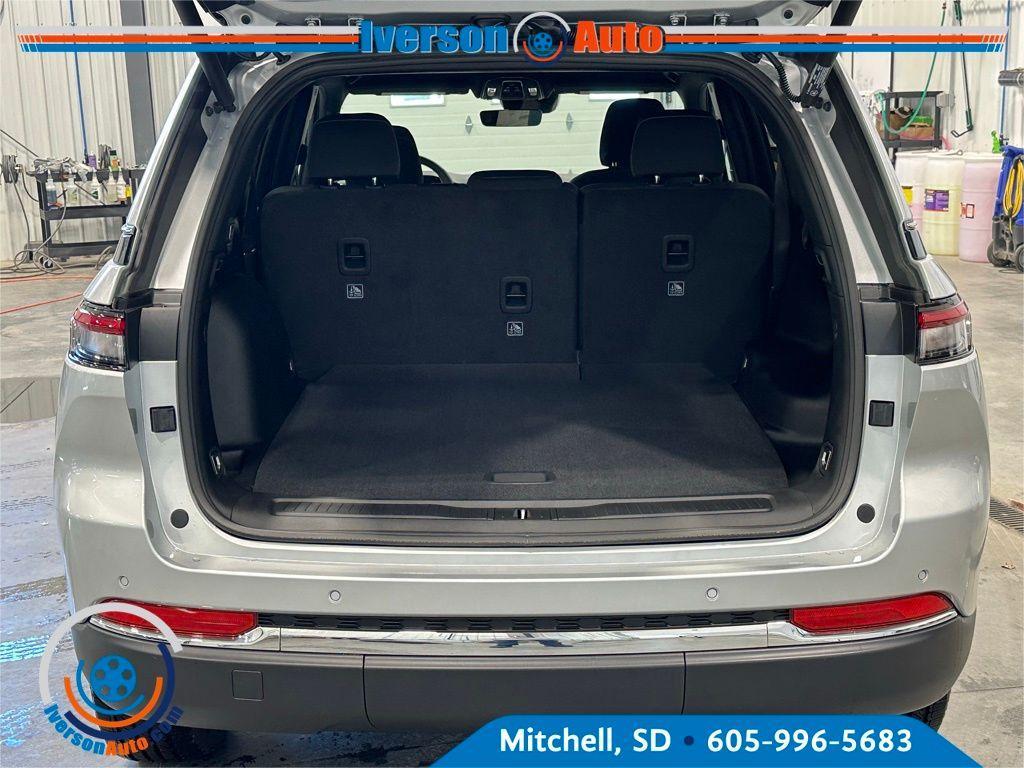 new 2025 Jeep Grand Cherokee car, priced at $36,854