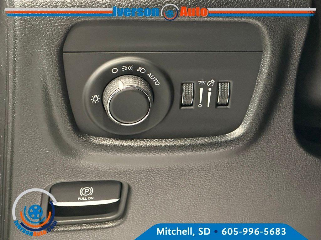 new 2025 Jeep Grand Cherokee car, priced at $36,854