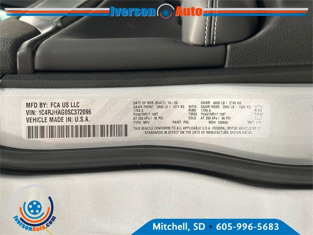 new 2025 Jeep Grand Cherokee car, priced at $36,854