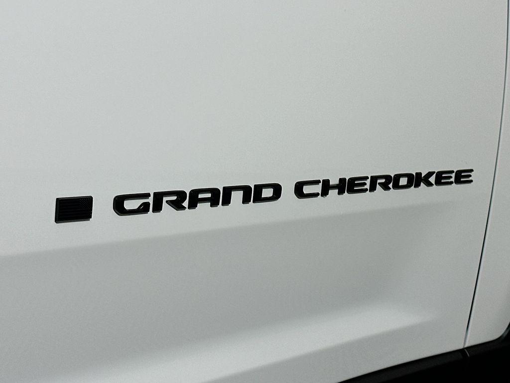 new 2025 Jeep Grand Cherokee car, priced at $40,897