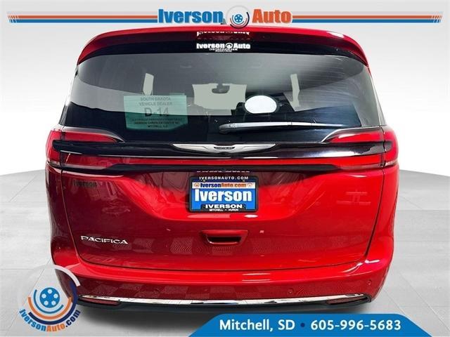 new 2025 Chrysler Pacifica car, priced at $39,749
