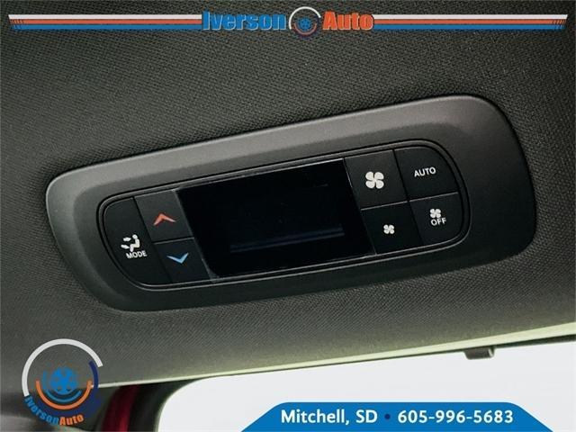 new 2025 Chrysler Pacifica car, priced at $39,749