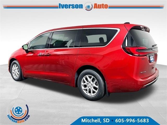 new 2025 Chrysler Pacifica car, priced at $39,749
