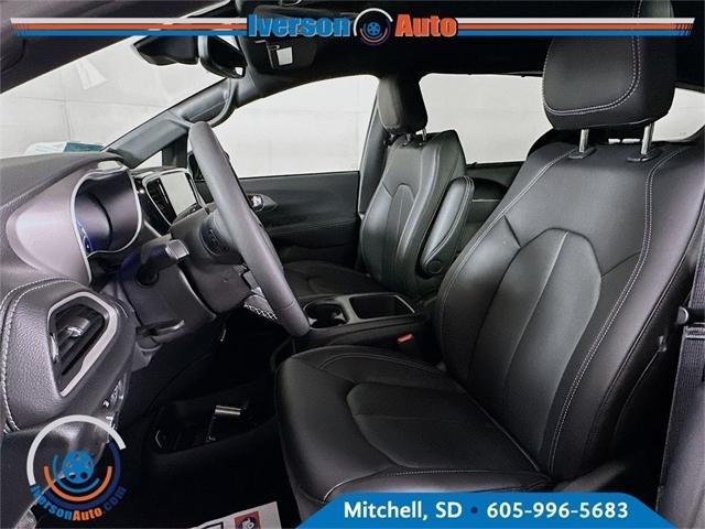new 2025 Chrysler Pacifica car, priced at $39,749