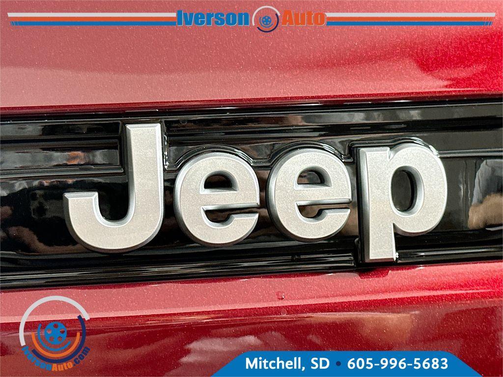 new 2025 Jeep Grand Cherokee car, priced at $39,674