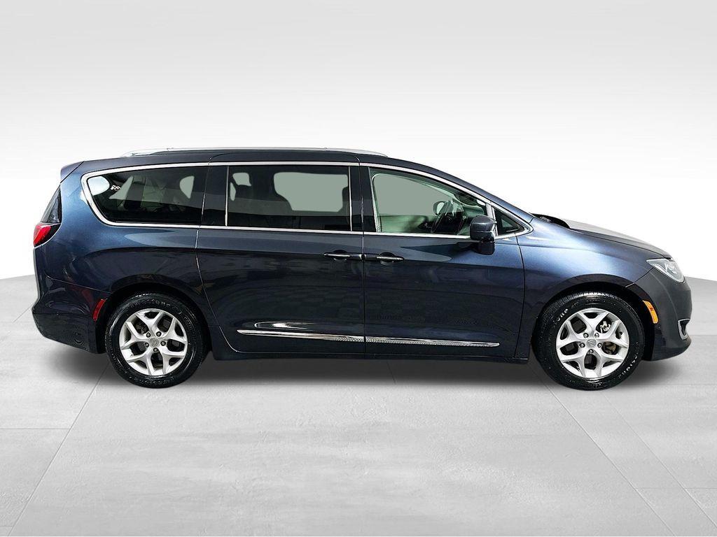 used 2019 Chrysler Pacifica car