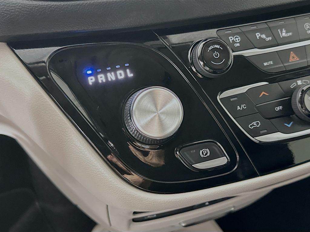 used 2019 Chrysler Pacifica car